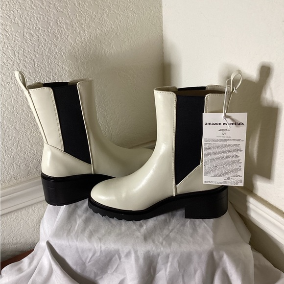 Chelsea Boots 7 New in Box - Picture 5 of 6